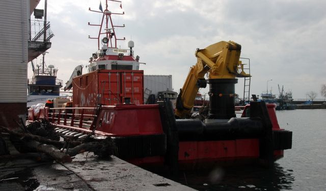 Zonguldak'ta batan geminin kayıp 7 personelini arama çalışmalarına devam edildi