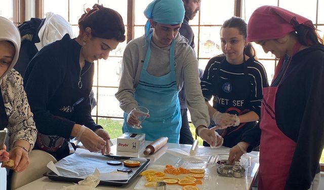Hitit Üniversitesi öğrencileri özel bireyler için mutfağa girdi