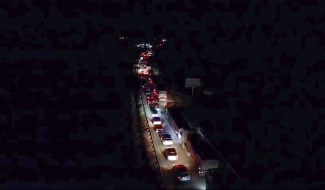 Çorum'da trafik normale döndü: Kapanan Çorum-Ankara karayolu yeniden trafiğe açıldı!