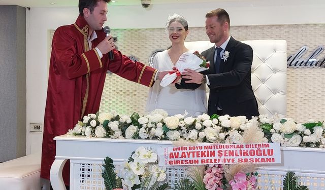 Giresun'da 14 Şubat Sevgililer Günü'nde 10 çiftin nikahı kıyıldı