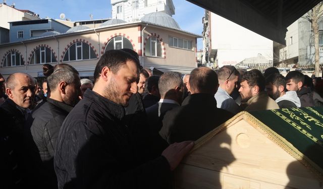 İstanbul'da metrobüs kazasında ölen sürücünün cenazesi Ordu'da defnedildi