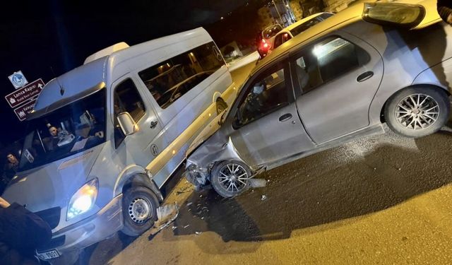 Sinop'ta iki ayrı trafik kazasında 6 kişi yaralandı