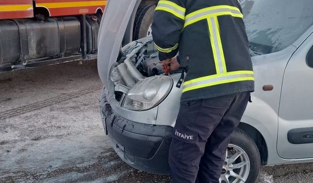 Tokat'ta otomobilde çıkan yangın hasara yol açtı