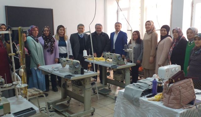 Zonguldak'ta Gazze'deki kadın ve çocuklar için giysiler üretildi