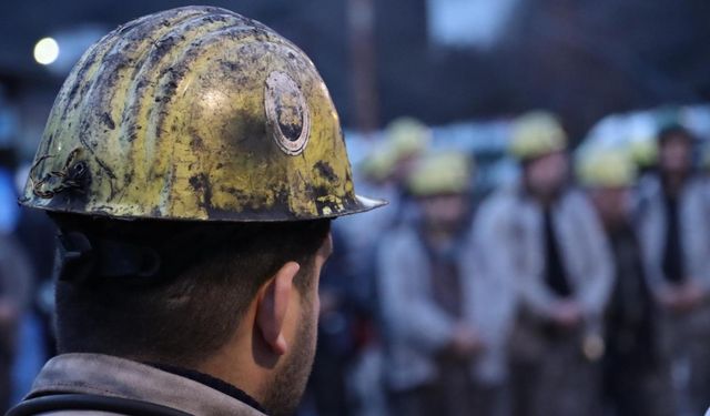 Zonguldak'ta madenciler, 6 Şubat'taki depremlerde hayatını kaybedenleri dualarla andı