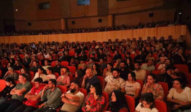 Aksaray Belediyesi şehir tiyatroları ile kapılarını sanatseverlere aralıyor