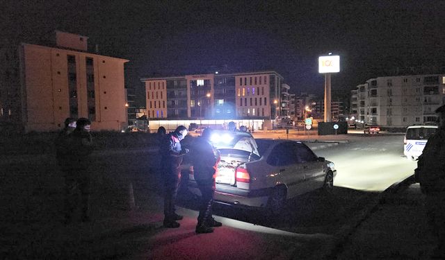 Trafik kurallarına uymayanlara Çorum polisinden sert cevap: 8 araç trafikten men edildi, 349 lira ceza kesildi