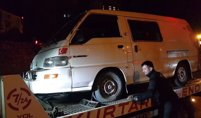 Karabük'te sürücüsü polisin "dur" ihtarına uymayan araçtaki 4 şüpheli yakalandı