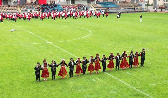 Sakarya ve çevre illerde 23 Nisan Ulusal Egemenlik ve Çocuk Bayramı kutlandı