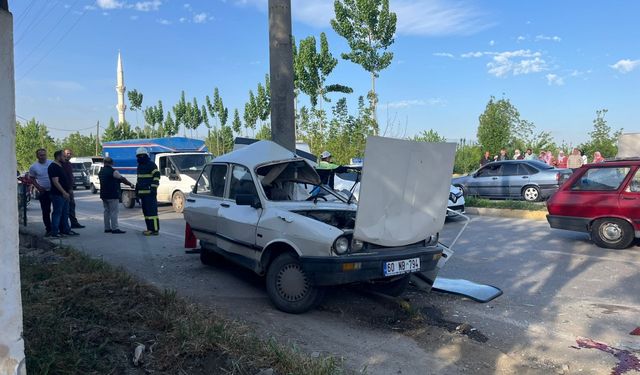 Tokat'ta önce otomobile ardından elektrik direğine çarpan otomobilin sürücüsü yaralandı