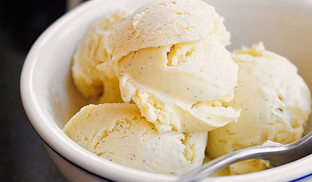 Yaz sıcaklarında serinleten lezzet: Ev yapımı Muzlu Dondurma!