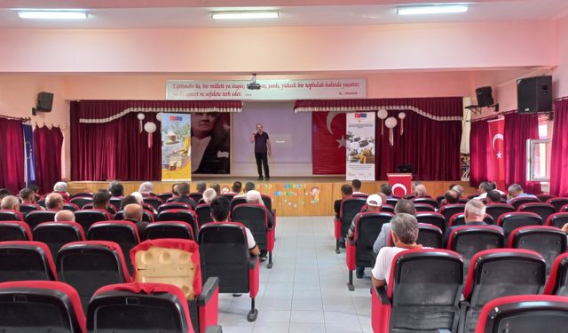 Mecitözü'nde çiftçilere arıcılığın önemi anlatıldı