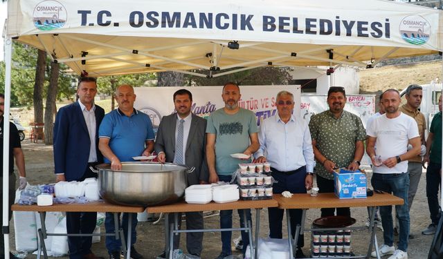 Yeni mahsul Osmancık pirincinden yapılan pilav D 100 kara yolunda seyahat edenlere dağıtıldı