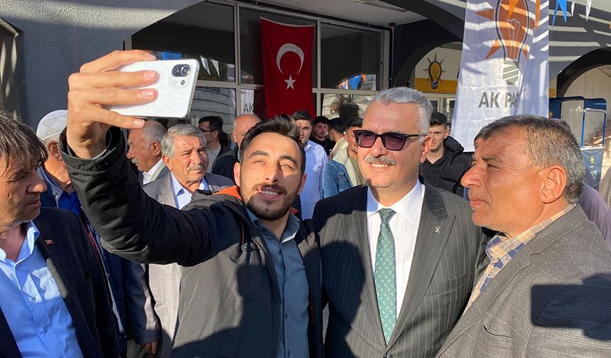 Uğurludağ'da AK Parti sevdası bir başka: Ahlatcı'ya sıcak karşılama