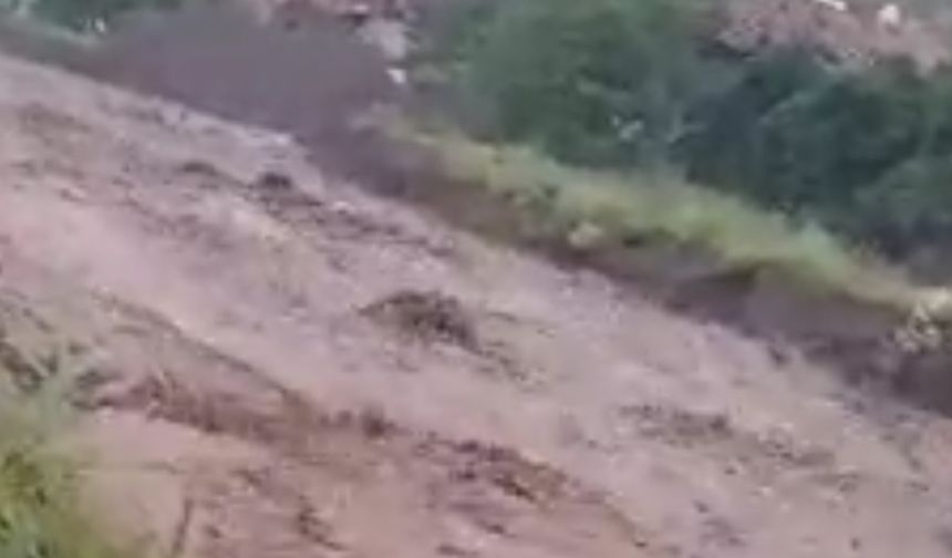 Şiddetli yağış Sungurlu'yu vurdu: Köprü inşaatı ve üzüm bağları sular altında