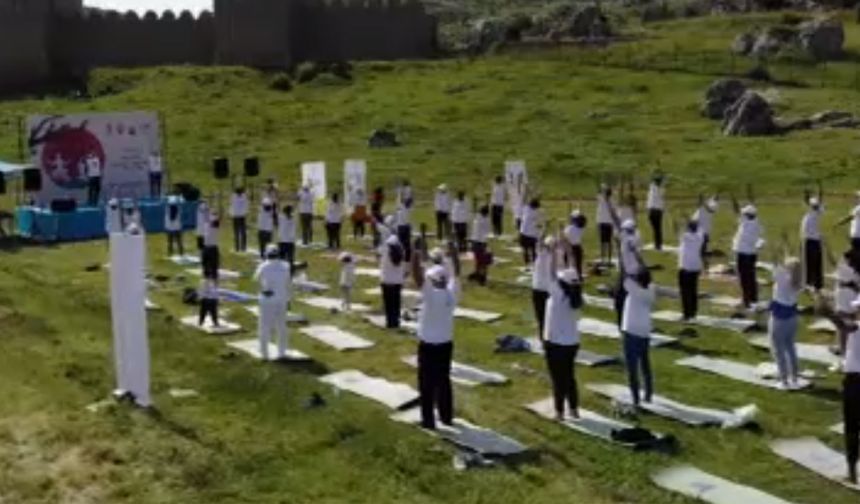 Dünya Yoga Günü Anadolu'nun antik başkenti Hattuşa'da kutlandı