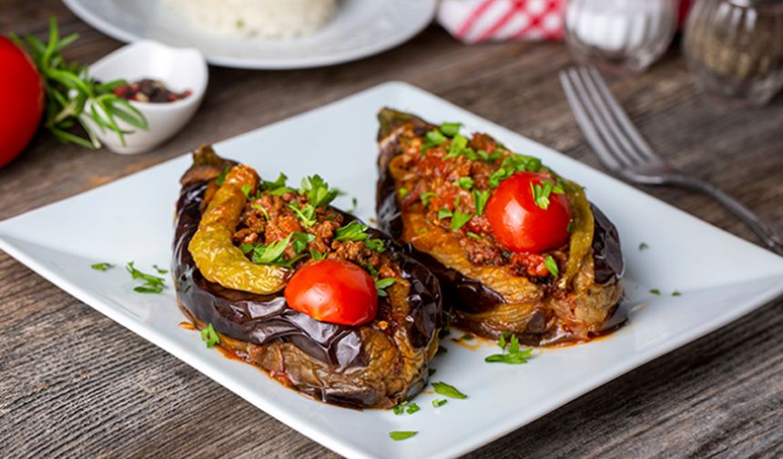 Evde usta şefler gibi pişirin! Türk mutfağının vazgeçilmez lezzeti: Karnıyarık tarifi