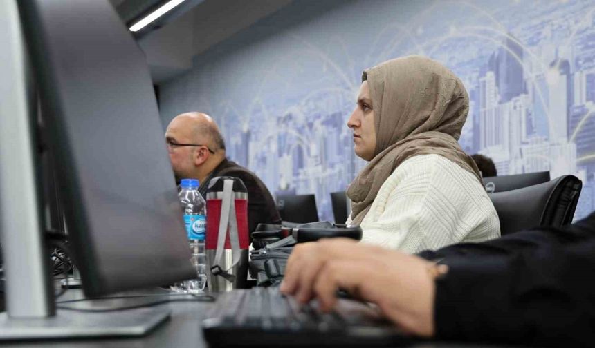 Bu laboratuvarda geleceğin bilgisayar ağı ve siber güvenlik uzmanları yetişecek
