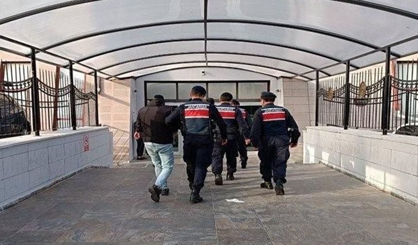 Hapis cezası bulunan 52 şahıs jandarma ekiplerince yakalandı