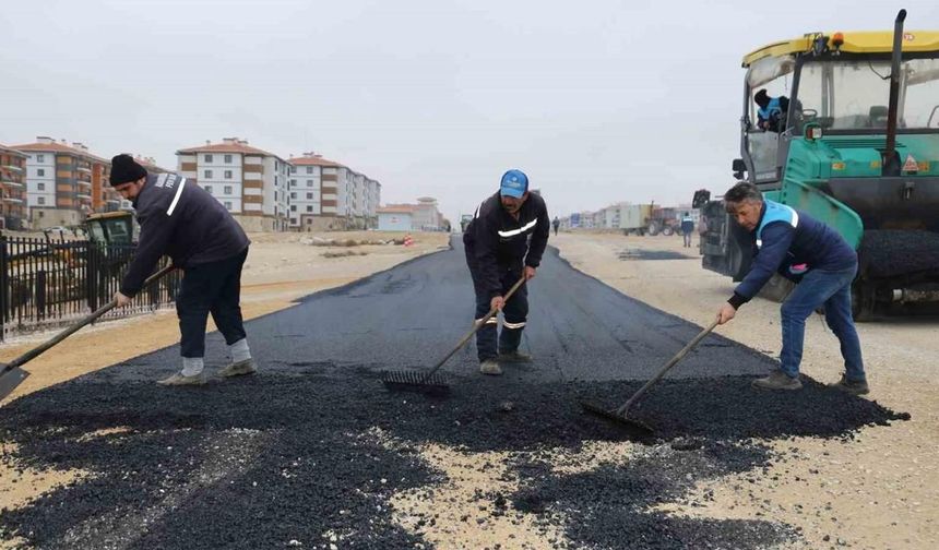 Karaman Belediyesi asfalt çalışmalarına hız kesmeden devam ediyor