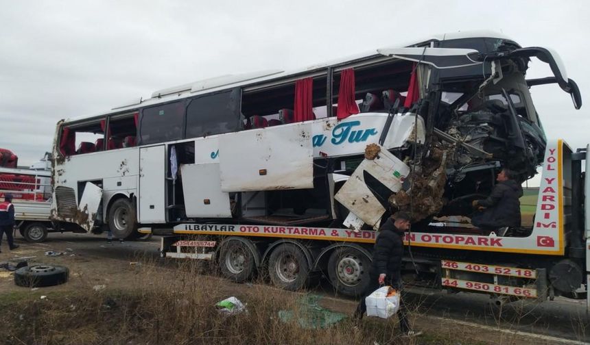 Otobüs kazasında hayatını kaybedenlerin sayısı 2’ye yükseldi