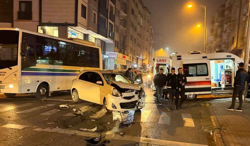 Zonguldak'ta kaza yapan aracın iş yerine girmesi güvenlik kamerasınca kaydedildi