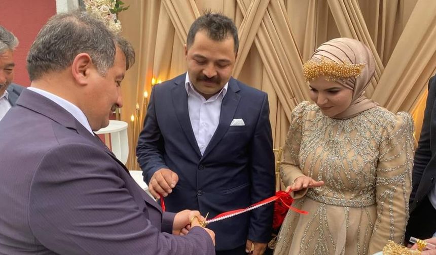 Gökhan Kalınsazlıoğlu ile Melike Arslaner nişanlandılar