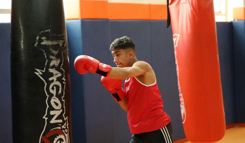 Sosyal medyada keşfedilen genç boksör, Türkiye şampiyonu olup milli takıma girdi