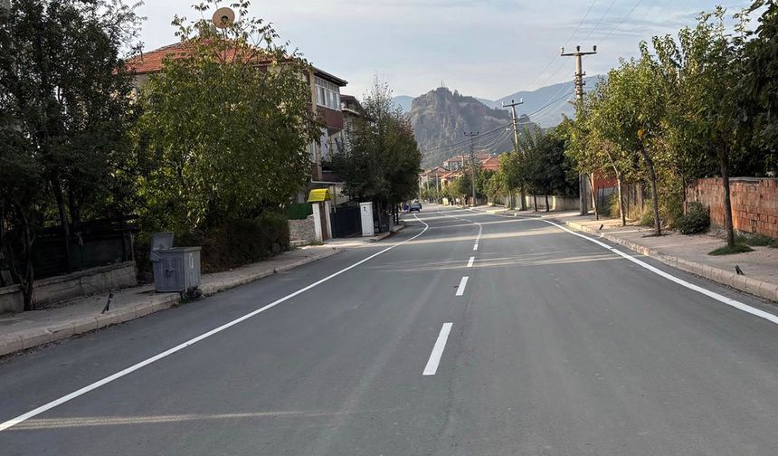 Osmancık'ta ulaşım güvenliği için yol çizgisi çalışmaları tamamlandı